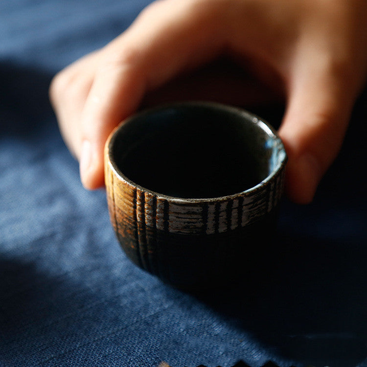 SakeFlow – Kreativer Keramik Dekante