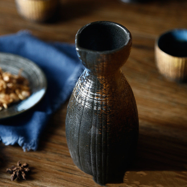 SakeFlow – Kreativer Keramik Dekante