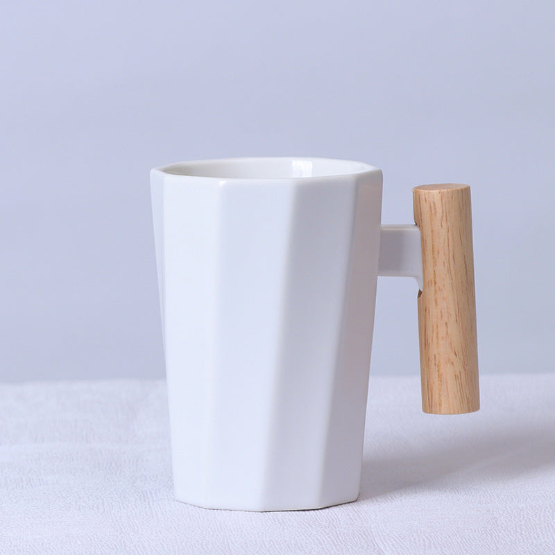 Nordic Style – Keramiktasse mit Holzgrif